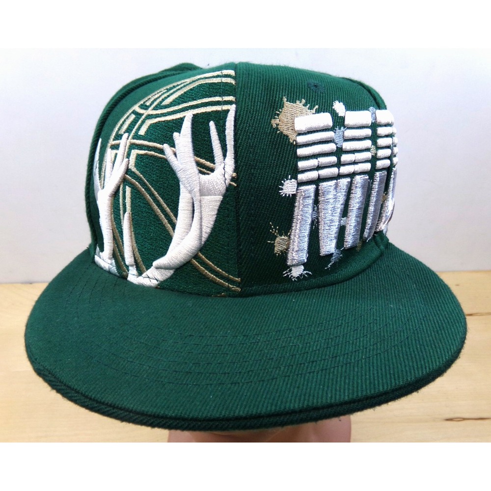 Professional Style Premium Cap Hat NBA Milwaukee Bucks Graffiti Style Snap Back‎